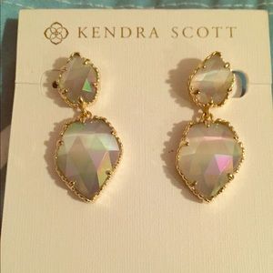 Kendra Scott Drop Earrings in Gold